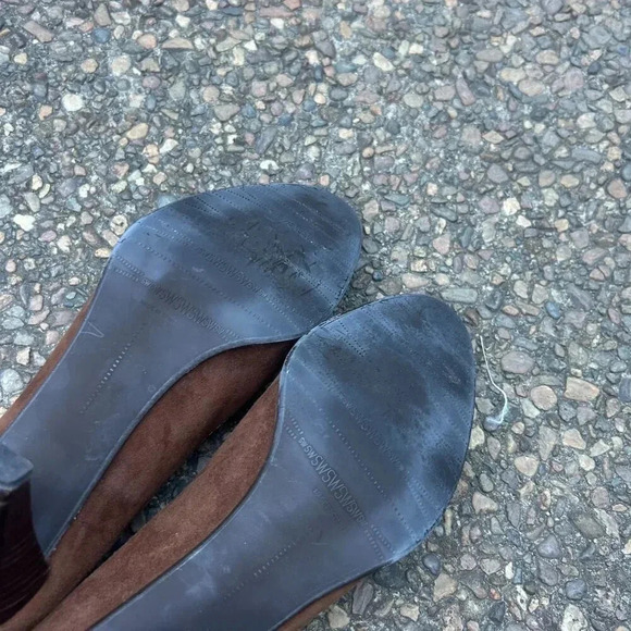 Stuart Weitzman Walnut Brown Suede Stacked Heel Pumps Bow Buckle Size 9.5 - Picture 3 of 11